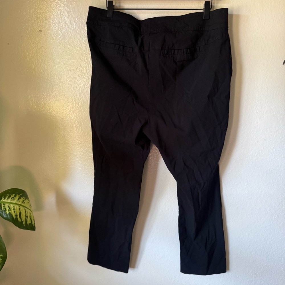 Torrid | Extra Short Trouser Straight Deluxe Stretch Mid-Rise Pants - Picture 4 of 6